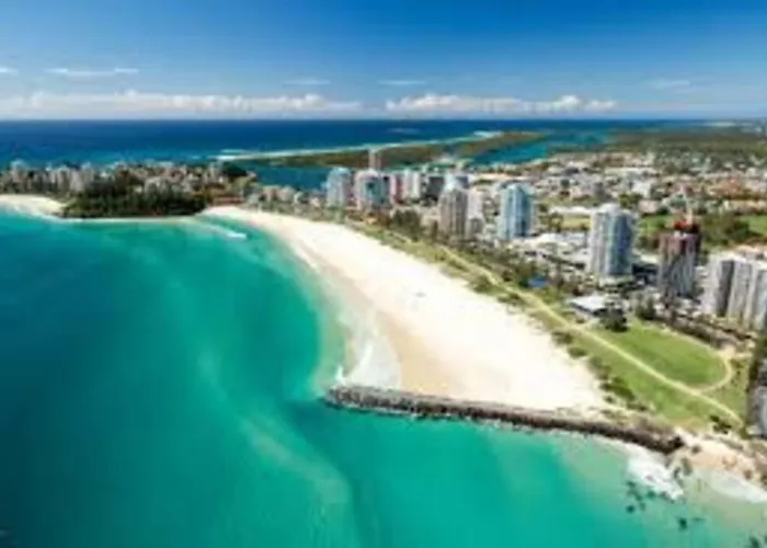 Ocean View Dreaming, Metres To The Beach!