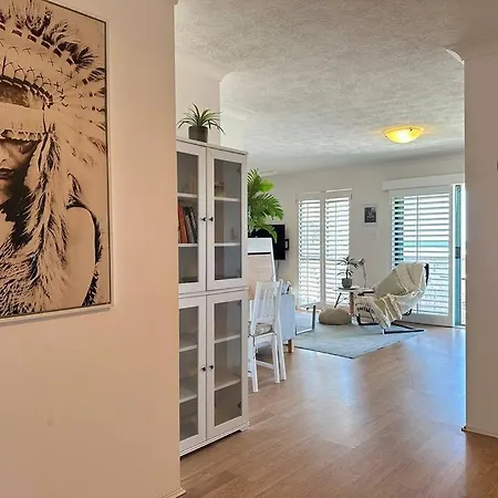 Ocean View Dreaming, Metres To The Beach! Gold Coast Exterior photo