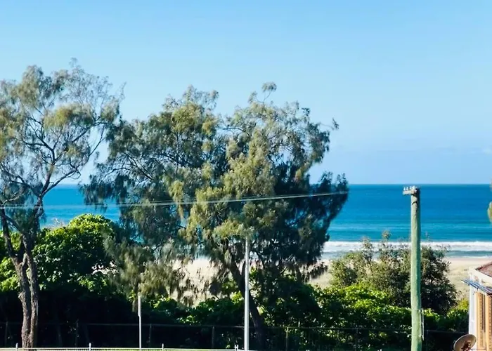 Ocean View Dreaming, Metres To The Beach!